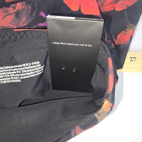 Victoria Secret Sports Bra Legging Set Black Roses Racer Back Athletic Mediu NWT - Picture 13 of 13